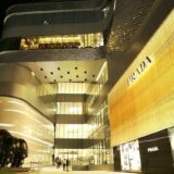 セントラルエンバシーの営業時間と最寄駅は？おすすめお土産とフードコートも